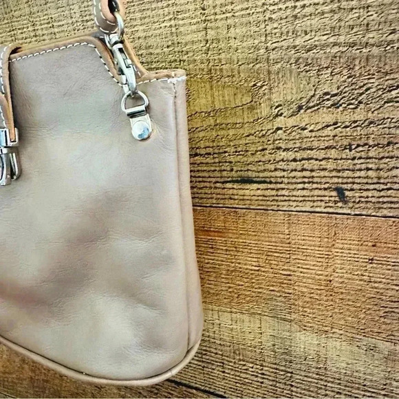 NWOT Camilla Crossbody Taupe Calfskin Made In Italy - Picture 7 of 15